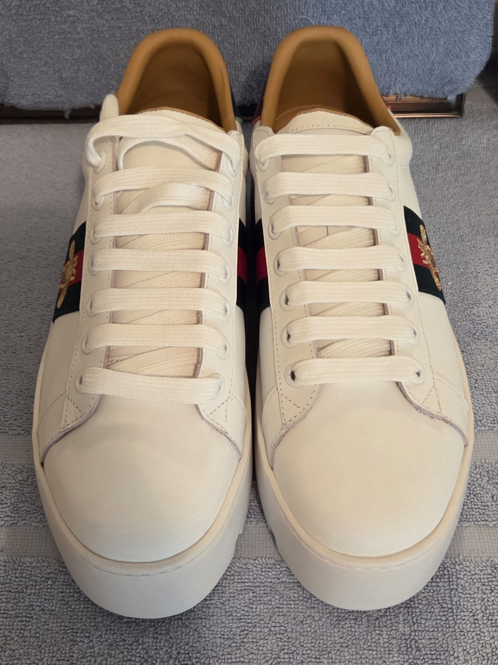 Women's Cream Leather Low-Top Sneakers with Navy & Red Stripe